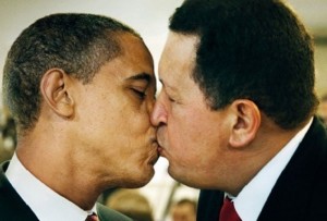 obama-chavez kissing